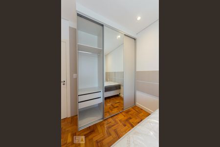 Apartamento para alugar com 91m², 2 quartos e sem vagaQuarto 1 (armário)