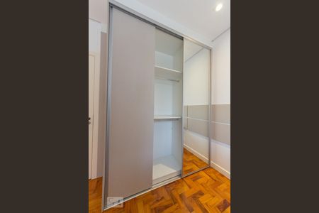 Apartamento para alugar com 91m², 2 quartos e sem vagaQuarto 1 (armário)