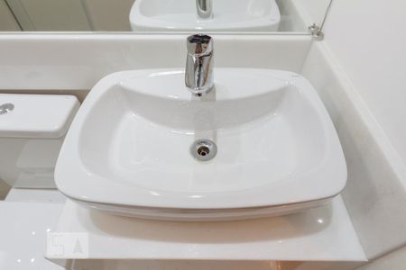 Apartamento para alugar com 91m², 2 quartos e sem vagaBanheiro social (detalhe)