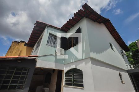 Casa para alugar com 300m², 6 quartos e 3 vagasFachada Posterior