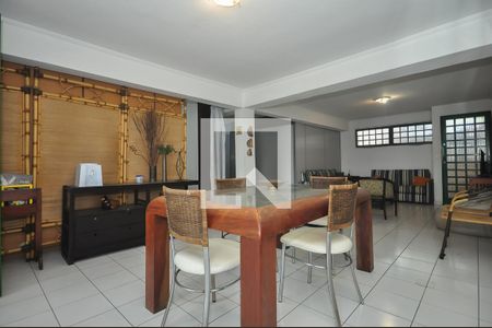 Casa para alugar com 300m², 6 quartos e 3 vagasSala de Jantar da Casa 2