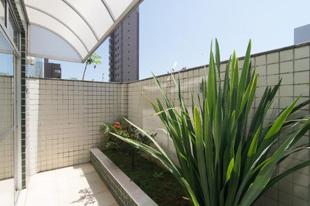 Área privativa de apartamento para alugar com 3 quartos, 120m² em Santo Antônio, Belo Horizonte