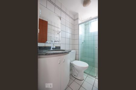 Banheiro de apartamento para alugar com 2 quartos, 60m² em Parque Amazônia, Goiânia