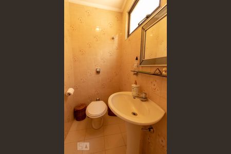 Casa à venda com 110m², 4 quartos e 1 vaga Casa à venda com 110m², 4 quartos e 1 vagaBanheiro serviço