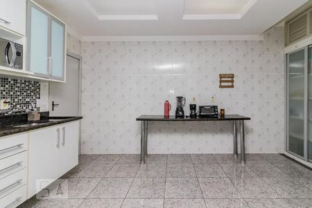 Apartamento à venda com 174m², 3 quartos e sem vagaCozinha
