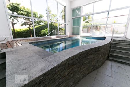 Apartamento à venda com 130m², 3 quartos e 3 vagas Apartamento à venda com 130m², 3 quartos e 3 vagasPiscina coberta