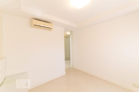 Apartamento à venda com 130m², 3 quartos e 3 vagas Apartamento à venda com 130m², 3 quartos e 3 vagasSuíte 1