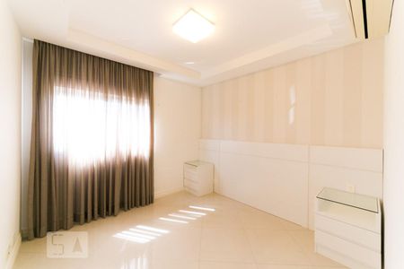 Apartamento à venda com 130m², 3 quartos e 3 vagas Apartamento à venda com 130m², 3 quartos e 3 vagasSuíte 1