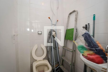 Apartamento para alugar com 120m², 2 quartos e 1 vaga Apartamento para alugar com 120m², 2 quartos e 1 vagaBanheiro de Serviço