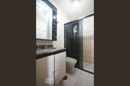 Banheiro de apartamento à venda com 3 quartos, 97m² em Vila Indiana, São Paulo