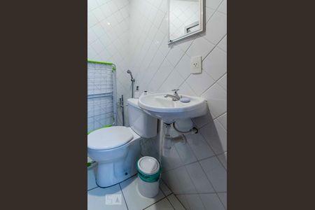 Casa à venda com 200m², 3 quartos e 2 vagasBanheiro de serviço