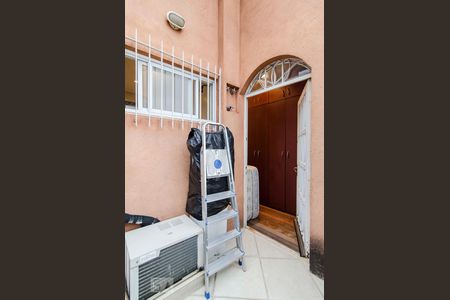 Casa à venda com 200m², 3 quartos e 2 vagasSacada Suíte