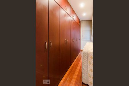 Casa à venda com 200m², 3 quartos e 2 vagasSuíte