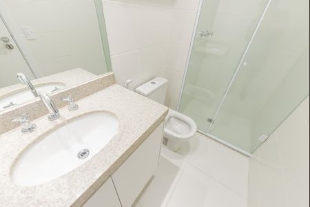 Banheiro de apartamento para alugar com 1 quarto, 44m² em Pinheiros, São Paulo