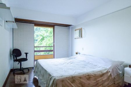 Casa à venda com 350m², 4 quartos e 2 vagas Casa à venda com 350m², 4 quartos e 2 vagasQuarto - Suíte - Andar (-2)