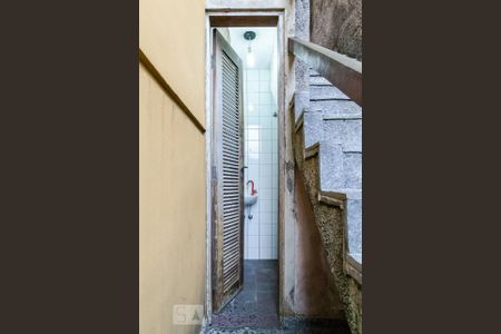 Casa à venda com 350m², 4 quartos e 2 vagas Casa à venda com 350m², 4 quartos e 2 vagasÁrea Externa Lateral - Banheiro de Serviço - Andar (-3)