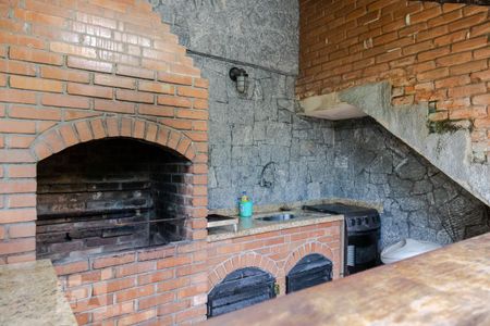Casa à venda com 350m², 4 quartos e 2 vagas Casa à venda com 350m², 4 quartos e 2 vagasChurrasqueira - Andar (-4)