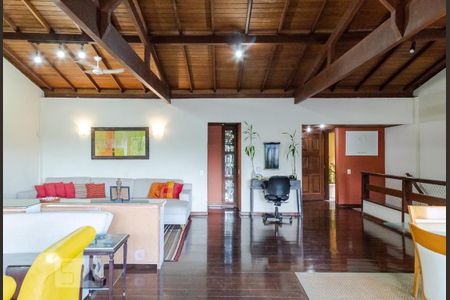 Casa à venda com 350m², 4 quartos e 2 vagas Casa à venda com 350m², 4 quartos e 2 vagasSala - Andar (-1)