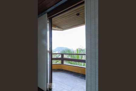 Casa à venda com 350m², 4 quartos e 2 vagas Casa à venda com 350m², 4 quartos e 2 vagasQuarto - Suíte - Varanda Compartilhada - Andar (-2)