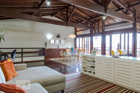 Casa à venda com 350m², 4 quartos e 2 vagas Casa à venda com 350m², 4 quartos e 2 vagasSala - Andar (-1)