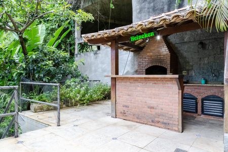Casa à venda com 350m², 4 quartos e 2 vagas Casa à venda com 350m², 4 quartos e 2 vagasChurrasqueira - Andar (-4)