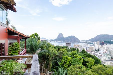 Casa à venda com 350m², 4 quartos e 2 vagas Casa à venda com 350m², 4 quartos e 2 vagasVista - Varanda - Andar (-1)
