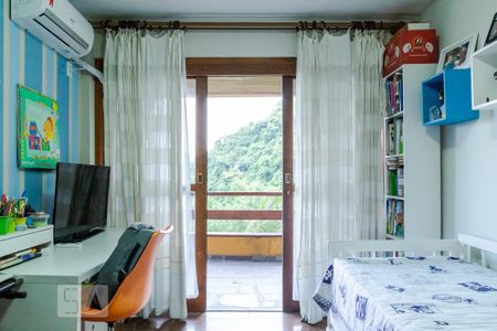 Casa à venda com 350m², 4 quartos e 2 vagas Casa à venda com 350m², 4 quartos e 2 vagasQuarto 2 - Varanda Compartilhada - Andar (-2)