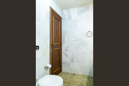 Casa à venda com 350m², 4 quartos e 2 vagas Casa à venda com 350m², 4 quartos e 2 vagasBanheiro - Suíte - Andar (-2)