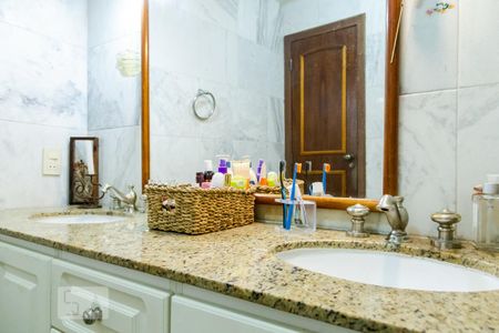 Casa à venda com 350m², 4 quartos e 2 vagas Casa à venda com 350m², 4 quartos e 2 vagasBanheiro - Suíte - Andar (-2)