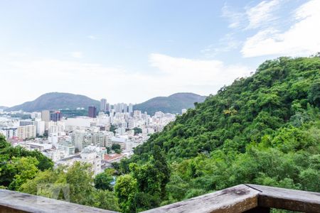 Casa à venda com 350m², 4 quartos e 2 vagas Casa à venda com 350m², 4 quartos e 2 vagasVista - Varanda - Andar (-1)