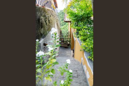 Escadas - Andar (0) para Andar (-1) - Entrada de casa à venda com 4 quartos, 350m² em Botafogo, Rio de Janeiro