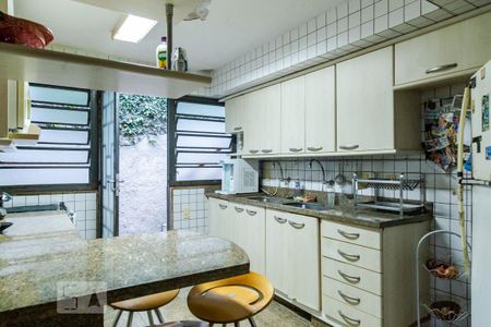 Casa à venda com 350m², 4 quartos e 2 vagas Casa à venda com 350m², 4 quartos e 2 vagasCozinha - Andar (-1)