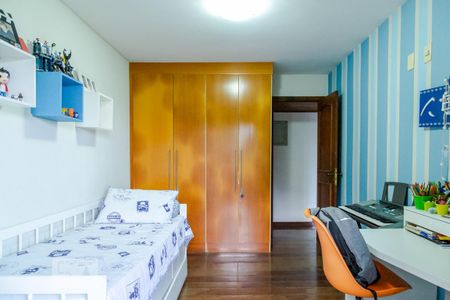 Casa à venda com 350m², 4 quartos e 2 vagas Casa à venda com 350m², 4 quartos e 2 vagasQuarto 2 - Andar (-2)