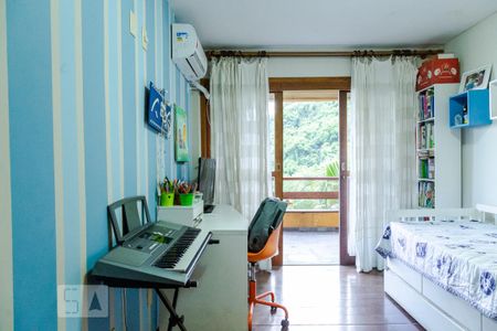 Casa à venda com 350m², 4 quartos e 2 vagas Casa à venda com 350m², 4 quartos e 2 vagasQuarto 2 - Andar (-2)