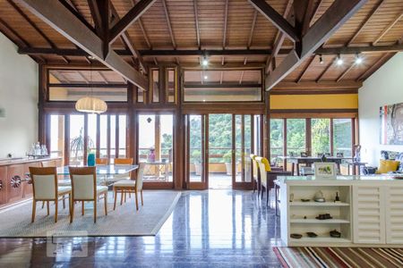 Casa à venda com 350m², 4 quartos e 2 vagas Casa à venda com 350m², 4 quartos e 2 vagasSala - Andar (-1)