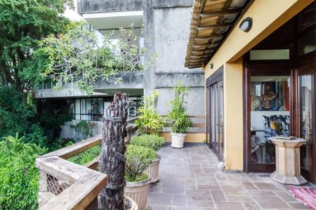 Casa à venda com 350m², 4 quartos e 2 vagas Casa à venda com 350m², 4 quartos e 2 vagasVaranda - Andar (-1)