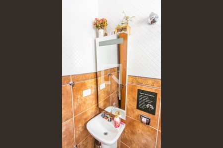 Casa à venda com 200m², 3 quartos e 1 vagaBanheiro