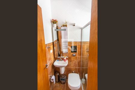 Casa à venda com 200m², 3 quartos e 1 vagaBanheiro