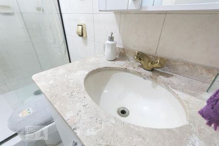 Banheiro  de apartamento para alugar com 2 quartos, 70m² em Aclimação, São Paulo