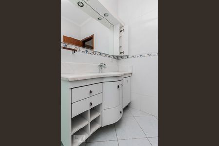 Banheiro de casa para alugar com 3 quartos, 280m² em Vila Brasilina, São Paulo