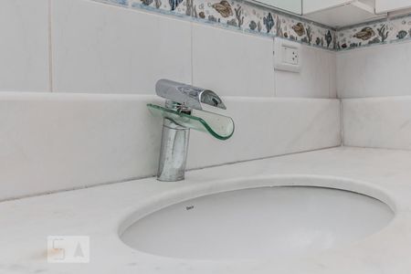Banheiro de casa para alugar com 3 quartos, 280m² em Vila Brasilina, São Paulo