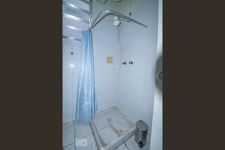 Banheiro de kitnet/studio para alugar com 1 quarto, 40m² em Centro, Rio de Janeiro