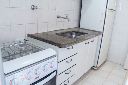 Cozinha de apartamento para alugar com 2 quartos, 50m² em Bosque da Saúde, São Paulo