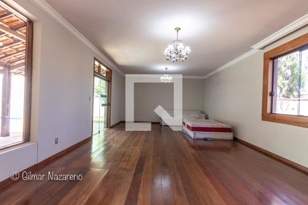 Casa à venda com 430m², 5 quartos e 4 vagas