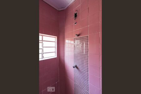 Banheiro de casa para alugar com 2 quartos, 100m² em Parque Vitória, São Paulo