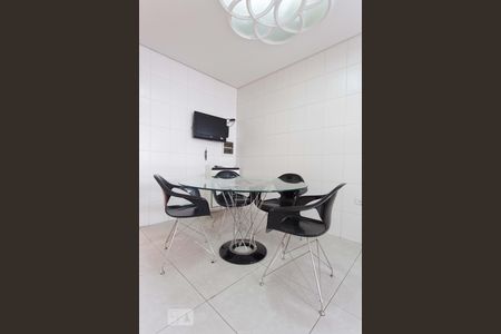 Apartamento para alugar com 210m², 3 quartos e 2 vagas Apartamento para alugar com 210m², 3 quartos e 2 vagasCozinha