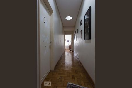 Apartamento para alugar com 210m², 3 quartos e 2 vagas Apartamento para alugar com 210m², 3 quartos e 2 vagasCorredor