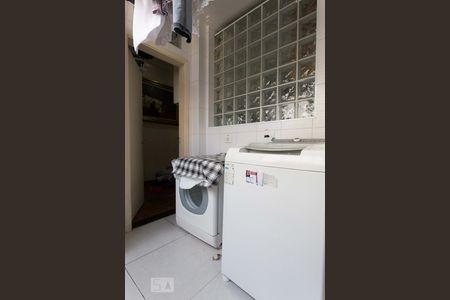 Apartamento para alugar com 210m², 3 quartos e 2 vagas Apartamento para alugar com 210m², 3 quartos e 2 vagasÁrea de Serviço