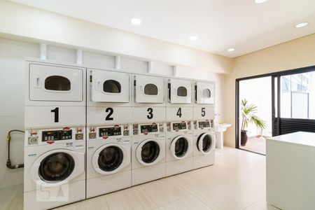 Studio para alugar com 27m², 1 quarto e 1 vaga Studio para alugar com 27m², 1 quarto e 1 vagaÁrea Externa