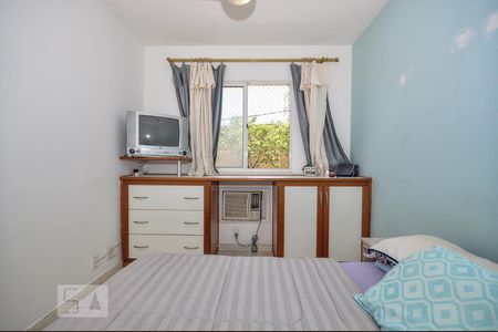 Quarto 1 de apartamento para alugar com 2 quartos, 50m² em Jacarepaguá, Rio de Janeiro